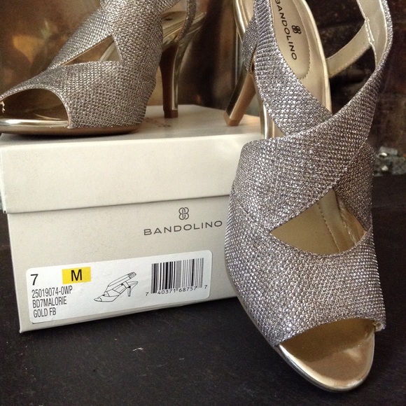 Bandolino Slingback Glitter Pump - Picture 5 of 5